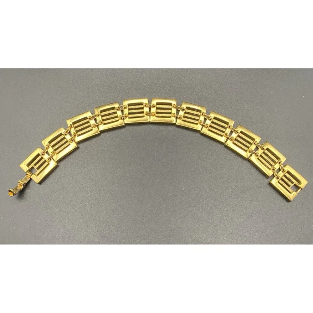 Vintage Crown Trifari Bracelet Textured Gold Tone Panel 7